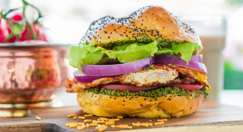 Burger Anda à l'œuf miroir et au masala